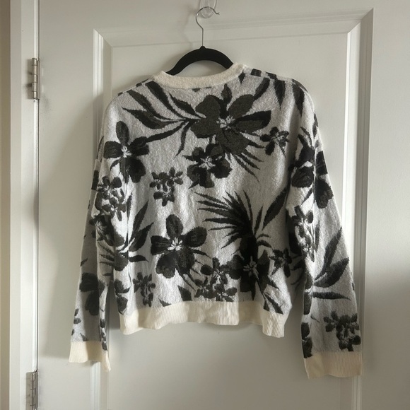 Nude Floral Pattern Sweater Size 38 - Picture 8 of 9